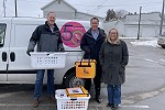 Waldo State Bank employees delivering meals for Fresh Meals On Wheels.