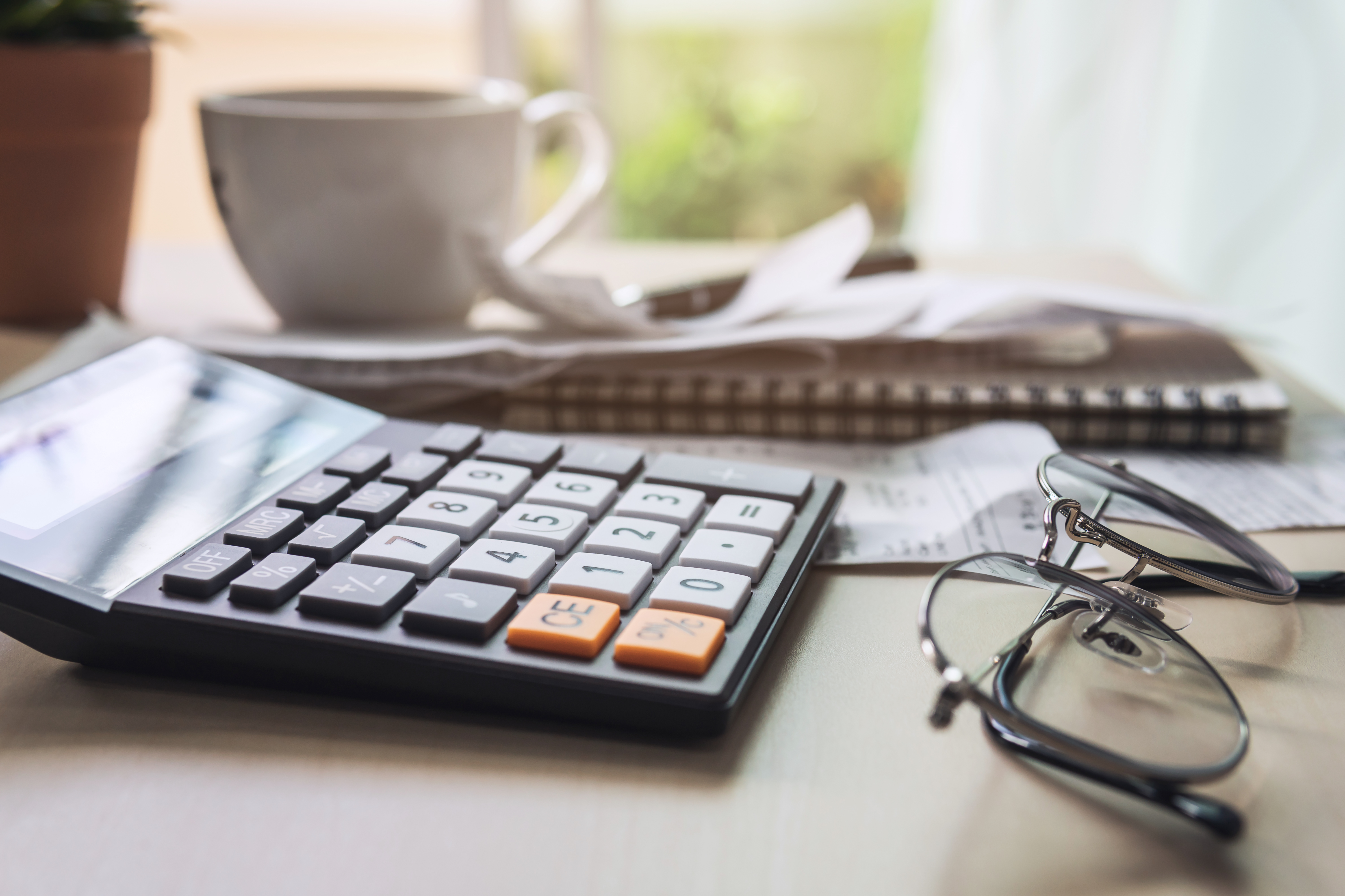 calculator with bills, taxes, bank account balance and calculati